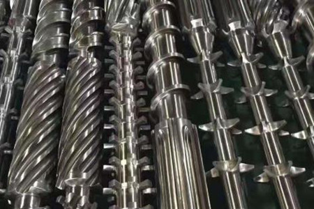 注塑機螺桿抱死原因及預防措施，你學會了嗎？