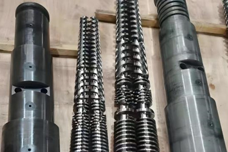 塑料擠出機(jī)機(jī)筒螺桿發(fā)貨前，廠家需要做哪些工作？