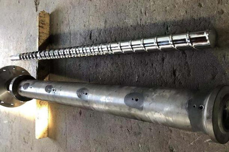 注塑機(jī)機(jī)筒螺桿使用時(shí)需要注意哪些事項(xiàng)？